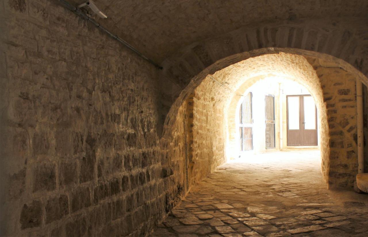 דירות ג'ובינאצו Casa Arco Bianco מראה חיצוני תמונה