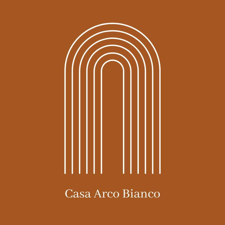 דירות ג'ובינאצו Casa Arco Bianco מראה חיצוני תמונה